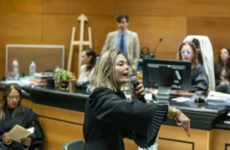 Advogada deixa defesa de Monique Medeiros em meio à nova disputa judicial do caso Henry Borel