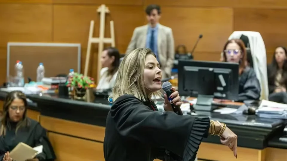 Advogada deixa defesa de Monique Medeiros em meio à nova disputa judicial do caso Henry Borel