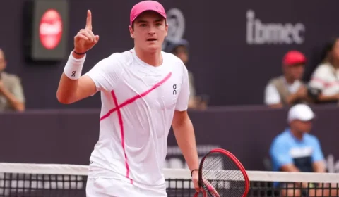 João Fonseca encara promessa americana na segunda rodada de Wimbledon e busca feito histórico