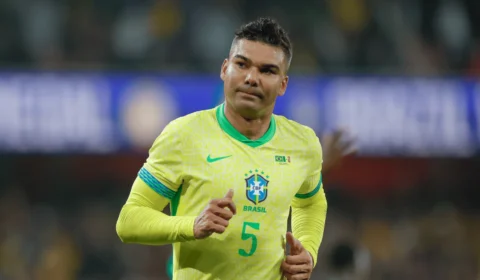 Com gol de Casemiro, Brasil arranca empate contra o Japão após sufoco no mata-mata no Mundial 2026