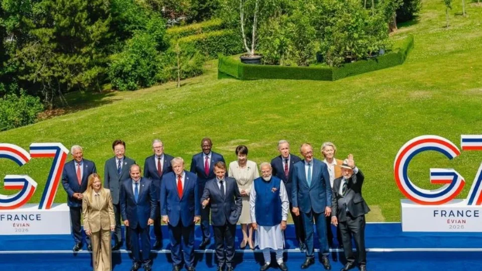G7: Lula e Trump posam para foto oficial, mas evitam cumprimento na França