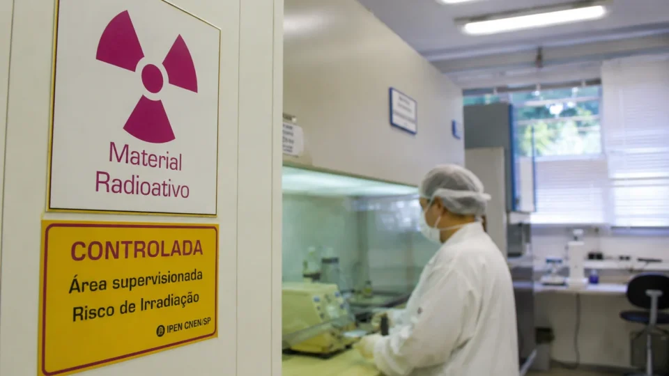 Incidente com material radioativo em laboratório da USP mobiliza investigação em São Paulo
