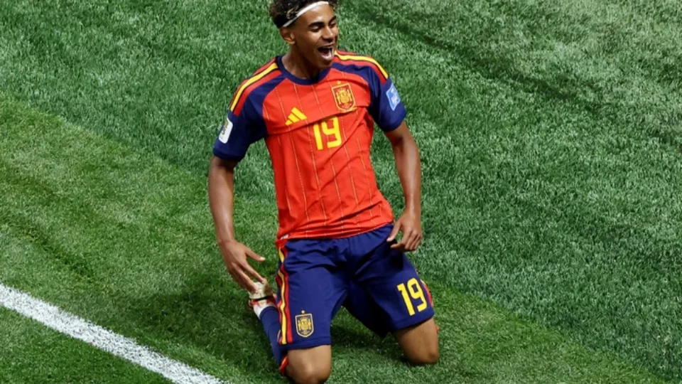 Espanha encanta, Bélgica afunda e surpresa africana agita o torneio mundial