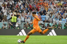 Holanda perde nos pênaltis, é eliminada de forma dramática e quebra recorde negativo histórico no torneio mundial