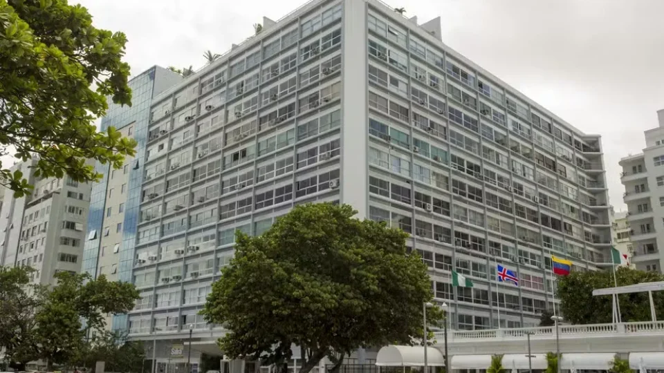 Edifício Chopin, um dos mais famosos do Rio, tem apartamentos à venda com valores que chegam a R$ 11,5 milhões