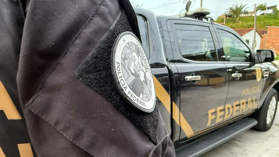 Operação da PF combate núcleo financeiro do Comando Vermelho