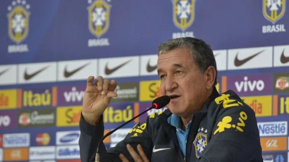 Carlos Alberto Parreira é internado no Rio de Janeiro para acompanhamento médico