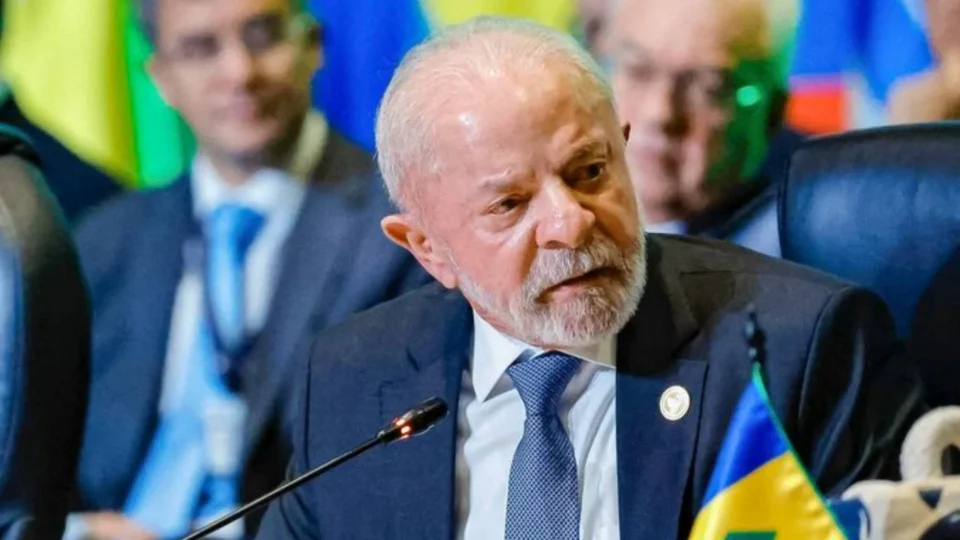 Lula pode ser alvo de acusação de obstrução da Justiça, afirma colunista em análise sobre decisões no governo