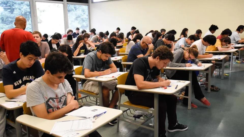 Fuvest anuncia nova 2ª fase do vestibular da USP e mudanças começam a valer em 2028; entenda o que muda