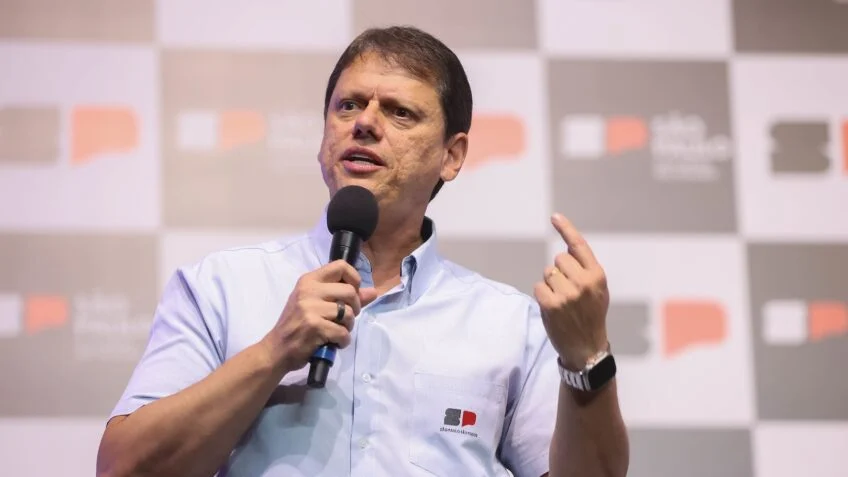 Pesquisa consolida Tarcísio e Haddad na disputa em SP