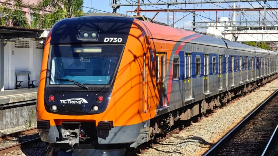Linha 7-Rubi apresenta falha operacional e passageiros enfrentam atrasos nesta terça-feira