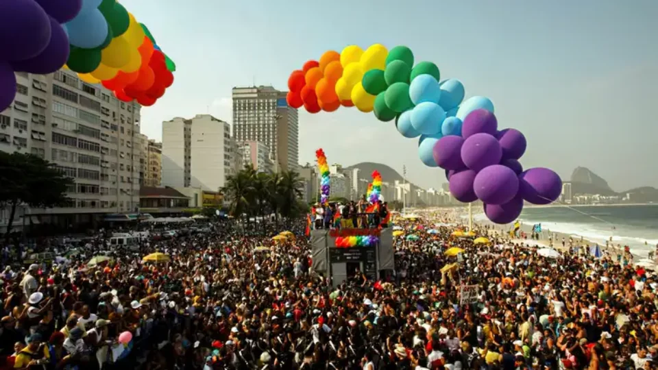 Trinta anos depois, por que a população LGBT+ ainda segue lutando por direitos no Brasil?