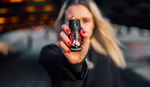 Senado aprova projeto que libera spray de pimenta para mulheres a partir de 16 anos