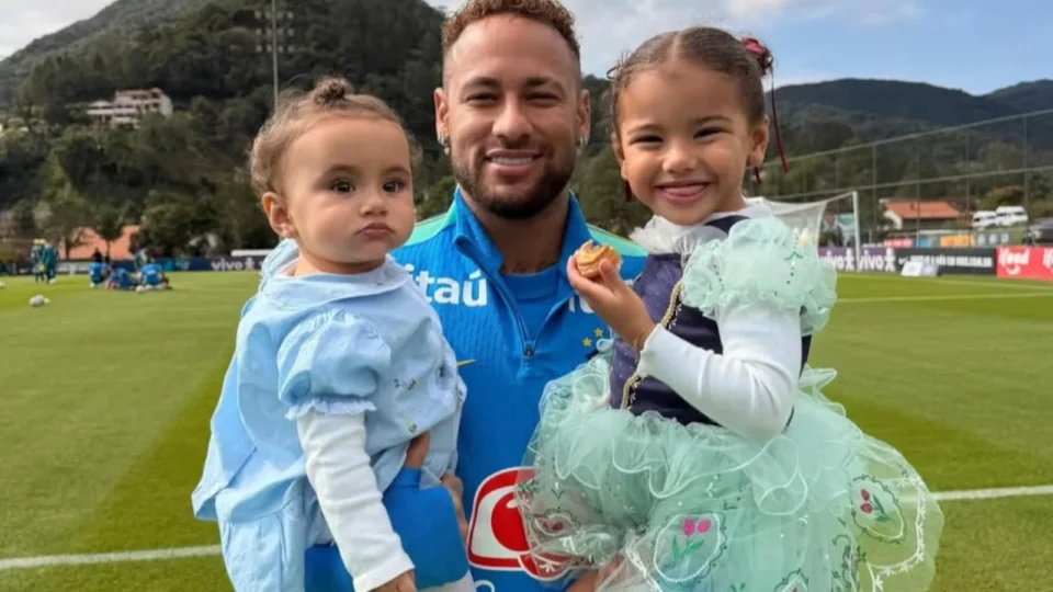Além de Neymar, jogadores da Seleção vivem espera por filhos durante torneio mundial e dividem emoções