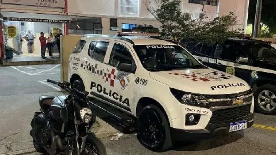 Homem é libertado de cativeiro após cair em golpe do amor na Grande São Paulo