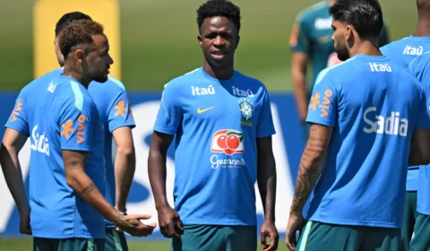 Seleção Brasileira intensifica preparação para duelo contra a Escócia e pode ter retorno de Neymar