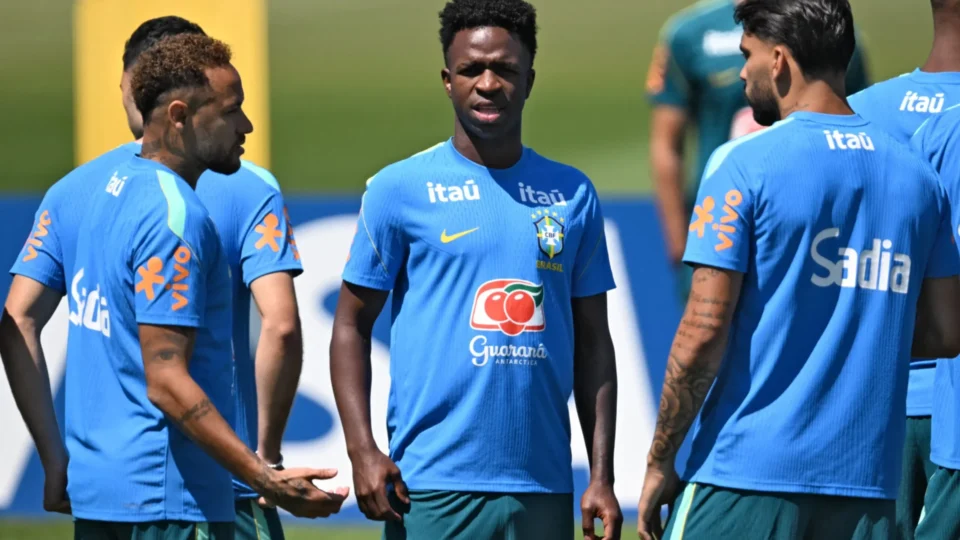 Seleção Brasileira intensifica preparação para duelo contra a Escócia e pode ter retorno de Neymar