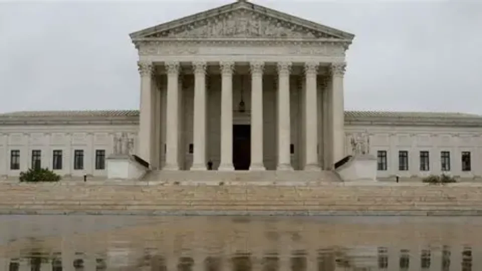 Suprema Corte dos EUA rejeita tentativa de restringir cidadania por nascimento e impõe derrota a Trump