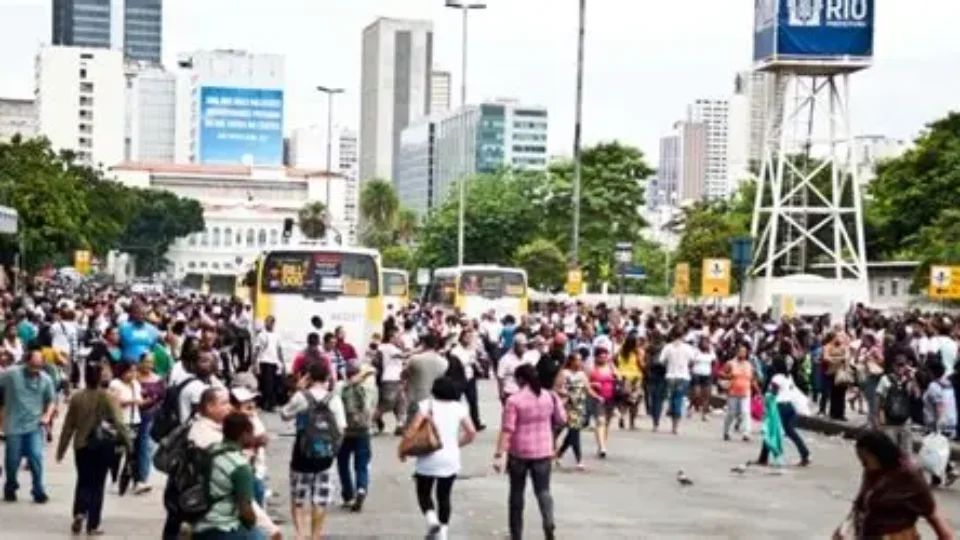 Greve dos rodoviários entra no segundo dia e mantém passageiros em alerta no Rio de Janeiro