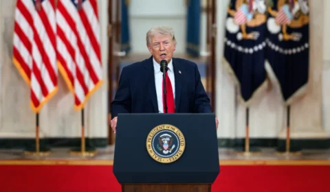 Após escalada de mísseis, Israel e Irã suspendem ataques a pedido de Trump; ofensiva no Líbano continua