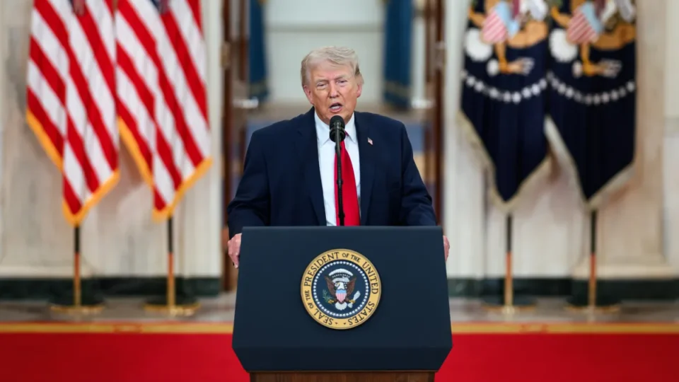 Após escalada de mísseis, Israel e Irã suspendem ataques a pedido de Trump; ofensiva no Líbano continua