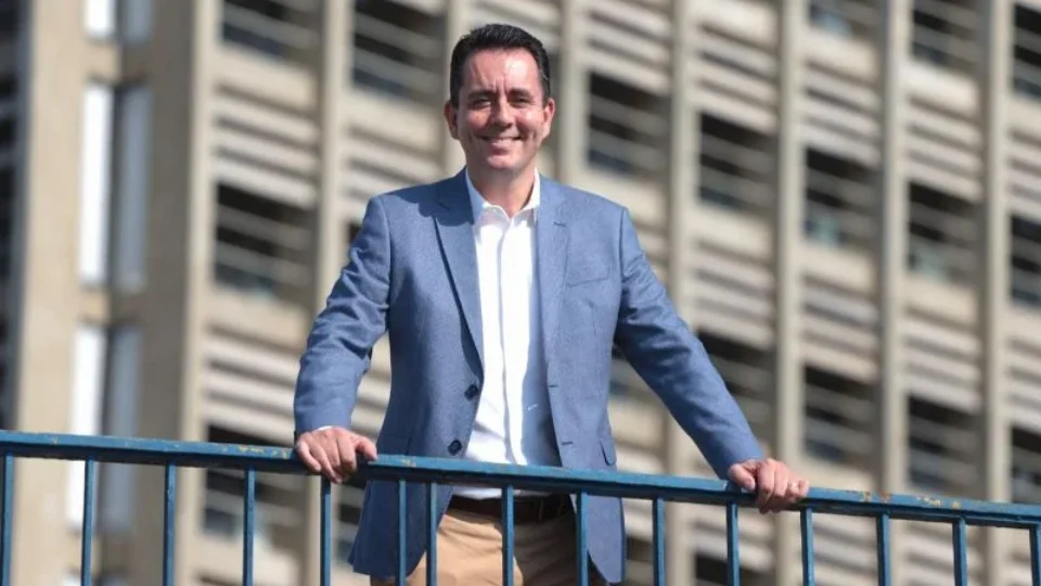 Paulo Serra desiste da disputa ao Governo de SP e será candidato a deputado federal em 2026