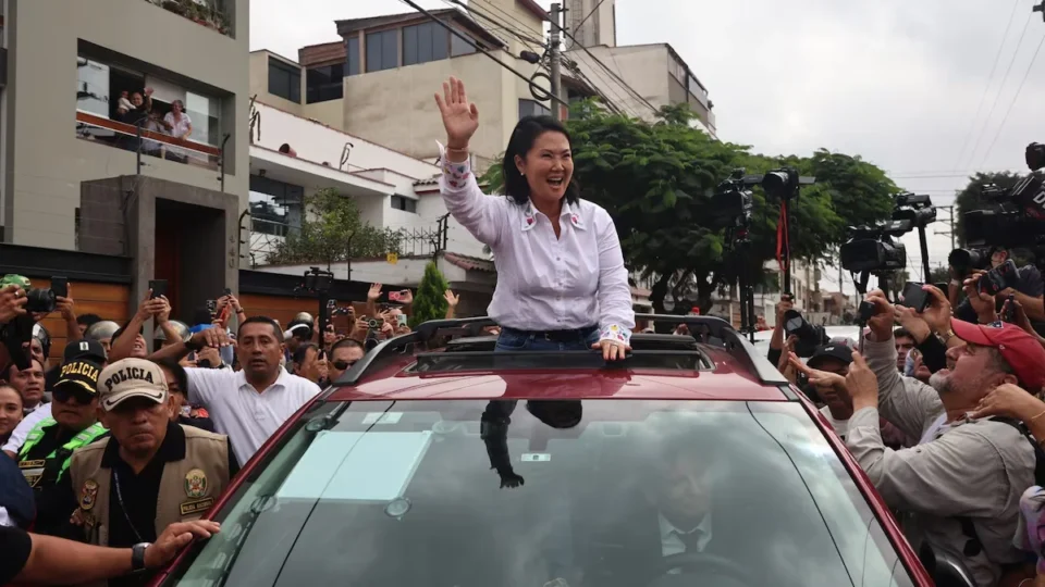 Keiko Fujimori é eleita presidente do Peru após apuração apertada e disputa histórica