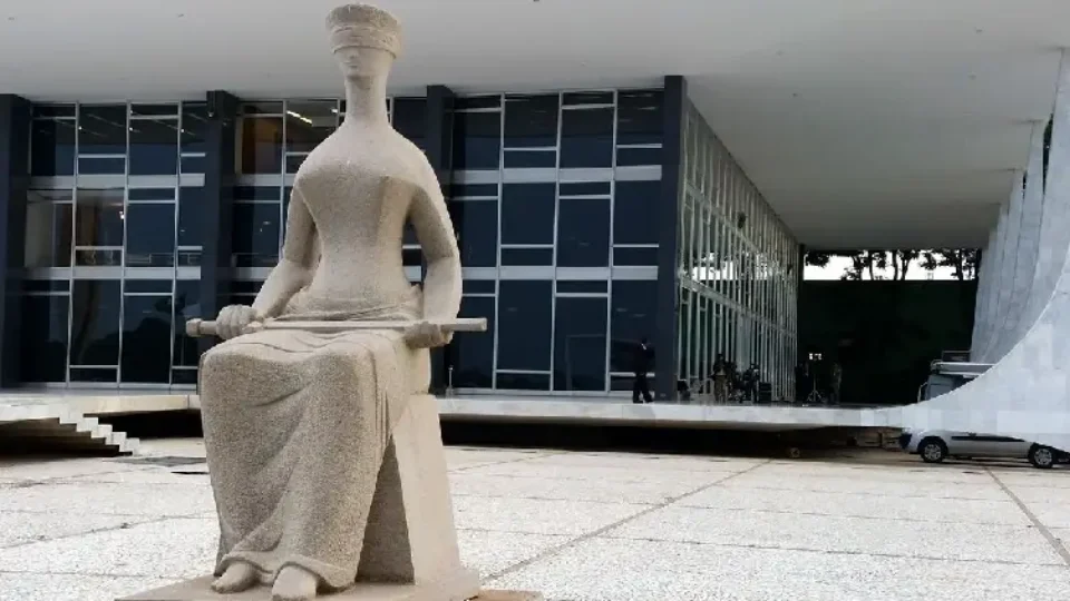 STF libera penduricalhos de juízes com regras restritas, mas privilégios são mantidos