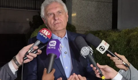 Caiado chama briga no PL de “tititi” e diz que disputa entre Michelle e Flávio vulgariza o pleito