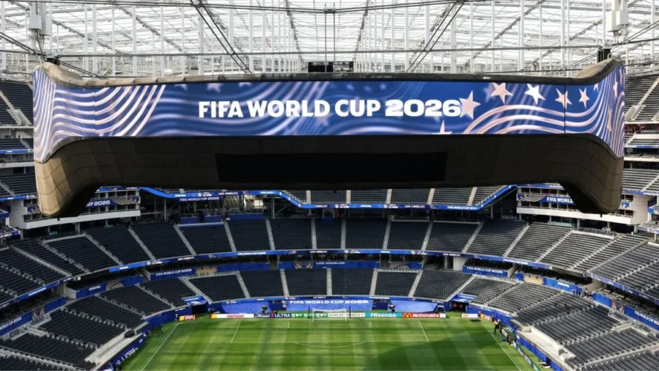 Mundial começa com três aberturas em México, Canadá e EUA