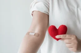 Uma doação pode salvar até quatro vidas: campanha reforça importância dos estoques de sangue
