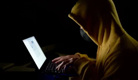 Jovens estão sendo atraídos para o extremismo pela internet e acendem alerta nas forças de segurança