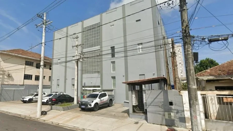 Atendente do IML é preso após Pix de R$ 7 mil feito com celular de homem morto; caso causa indignação