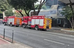 Possível curto-circuito em rede subterrânea mobiliza equipes na Avenida Paulista