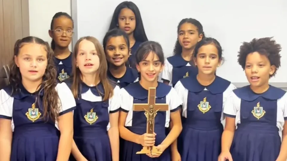 Crianças viralizam ao escalar santos como jogadores e escolher Jesus como capitão do time