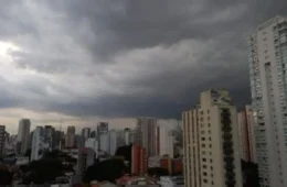Frio ganha força em São Paulo e sensação térmica pode chegar a 13°C; veja como fica o tempo nos próximos dias