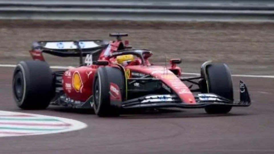 Lewis Hamilton quebra jejum histórico e conquista primeira vitória com a Ferrari