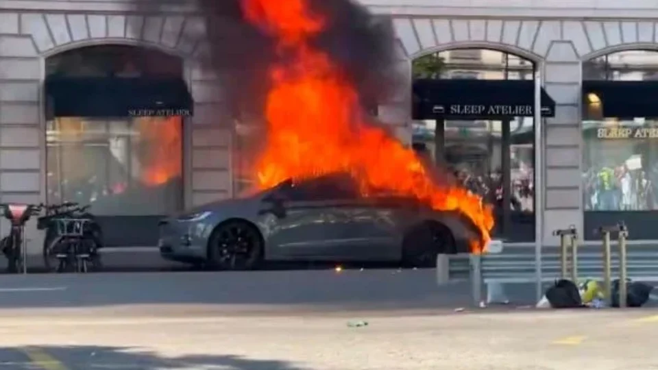 Protesto contra cúpula do G7 termina em confronto, carro incendiado e tensão nas ruas de Genebra