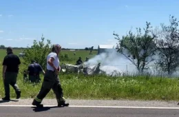 Tragédia nos Estados Unidos: avião cai logo após decolar e deixa 12 mortos; investigação tenta esclarecer o que aconteceu