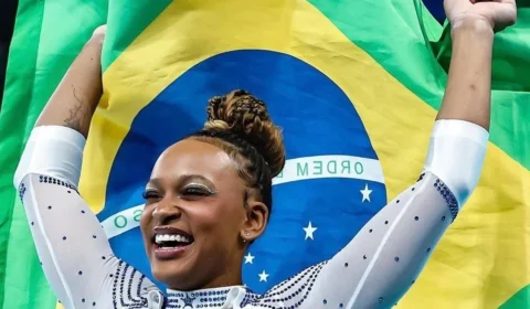 Rebeca Andrade está de volta: após pausa para cuidar da mente e do corpo, estrela da ginástica confirma retorno às competições