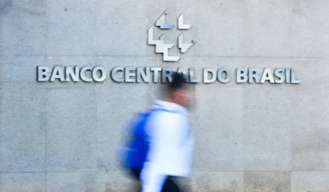 Copom decide futuro da Selic em meio à pressão inflacionária; Câmara pauta fim da escala 6×1