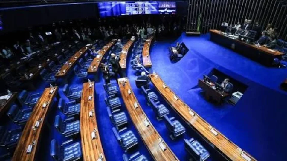 Senado deve votar PEC de aposentadoria especial para agentes de saúde nesta terça (30)