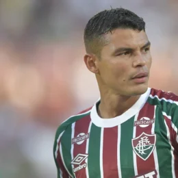 Thiago Silva agradece apoio e dedica texto à torcida do Flu
