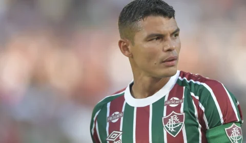 Thiago Silva agradece apoio e dedica texto à torcida do Flu
