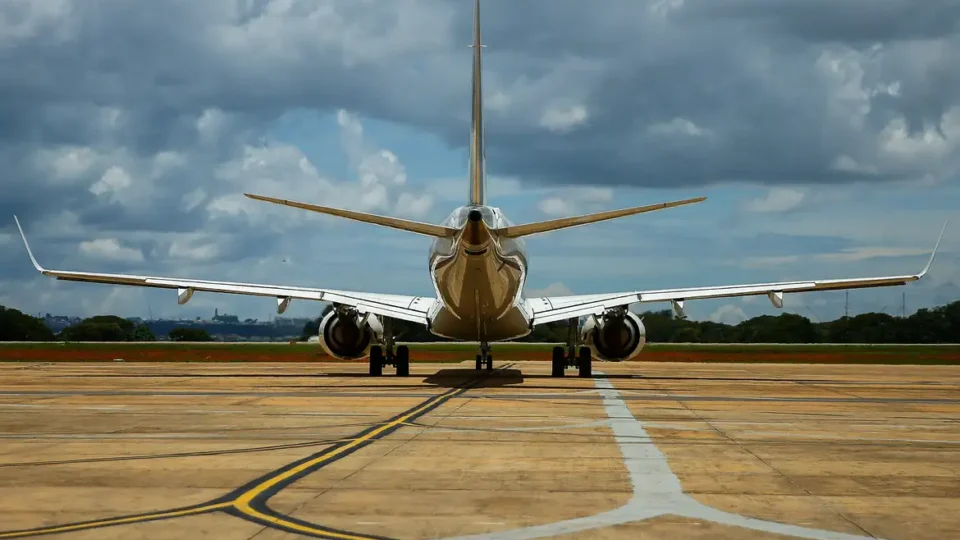 Petrobras reduz preço do querosene de aviação em 14,2%