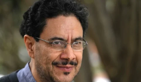 Cepeda questiona contagem do 1º turno após virada da direita na Colômbia
