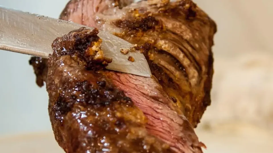 União Europeia fecha portas para carne brasileira; governo reage e fala em retaliação