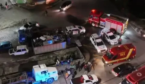 Corpo é encontrado submerso em canal no litoral de São Paulo e polícia investiga o caso