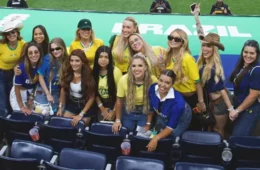 Esposas de jogadores celebram classificação do Brasil em foto marcante após virada