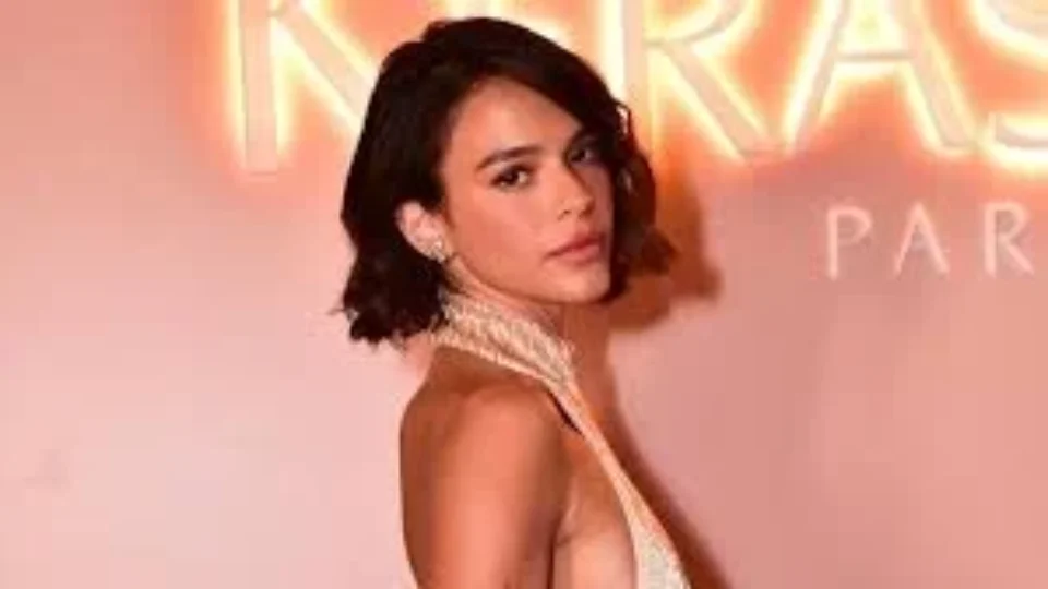 Bruna Marquezine expõe feridas para falar de autoestima e amor